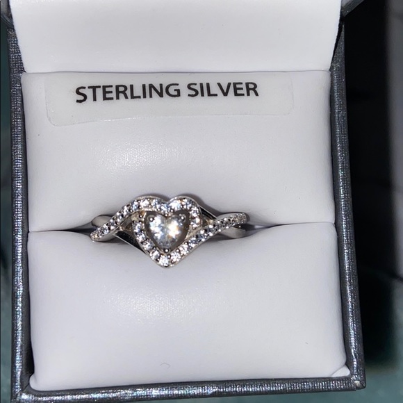 Ring - Picture 2 of 3